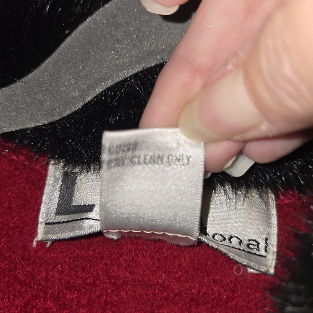 Lisa International Festive Red Vest with Reindeer Embroidery Wool Christmas L - Picture 6 of 7